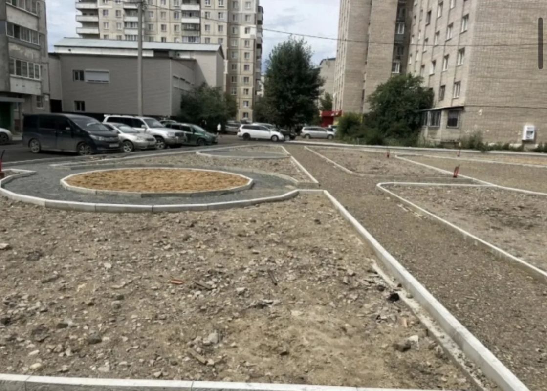 Благоустройство дворовых территорий в рамках регионального проекта «Благоустройство дальневосточных дворов» продолжается в краевом центре Благоустройство дворовых территорий в рамках регионального проекта «Благоустройство дальневосточных дворов» продолжается в краевом центре