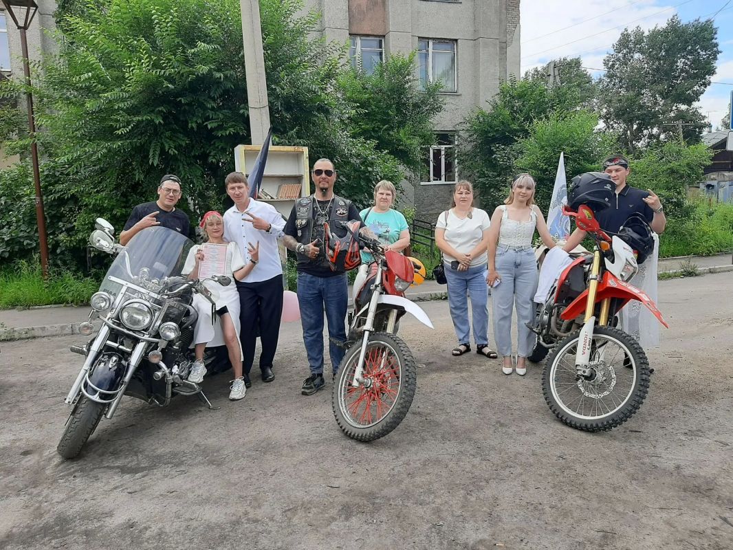 Мотосвадьба состоялась в Шилке Мотосвадьба состоялась в Шилке