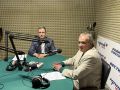 В эти минуты первый замминистра Дмитрий Хорохонов беседует с Алексеем Аликиным на радио