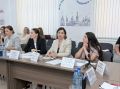 На круглом столе, посвящённом вопросам повышения заработных плат работникам бюджетной сферы, заместитель министра Инна Зарубина рассказала о результатах повышения