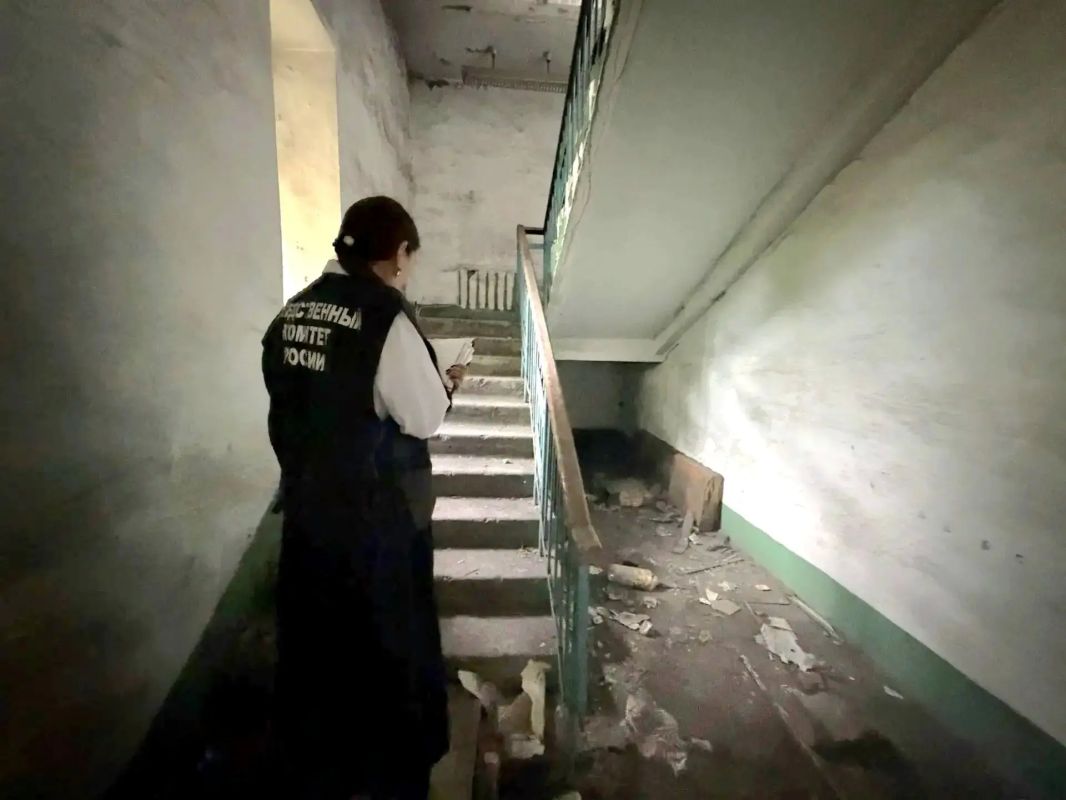 Девочка погибла, упав в шахту лифта заброшенной поликлиники в Забайкалье Девочка погибла, упав в шахту лифта заброшенной поликлиники в Забайкалье