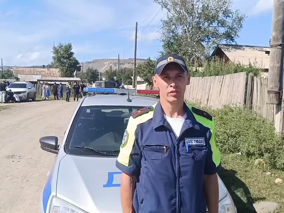 В 13:30 час., в Агинском районе, п. Орловский, по предварительным данным 24-летний водитель автомашины УАЗ нарушил правила очередности проезда перекрестков и допустил столкновение с мотоциклом