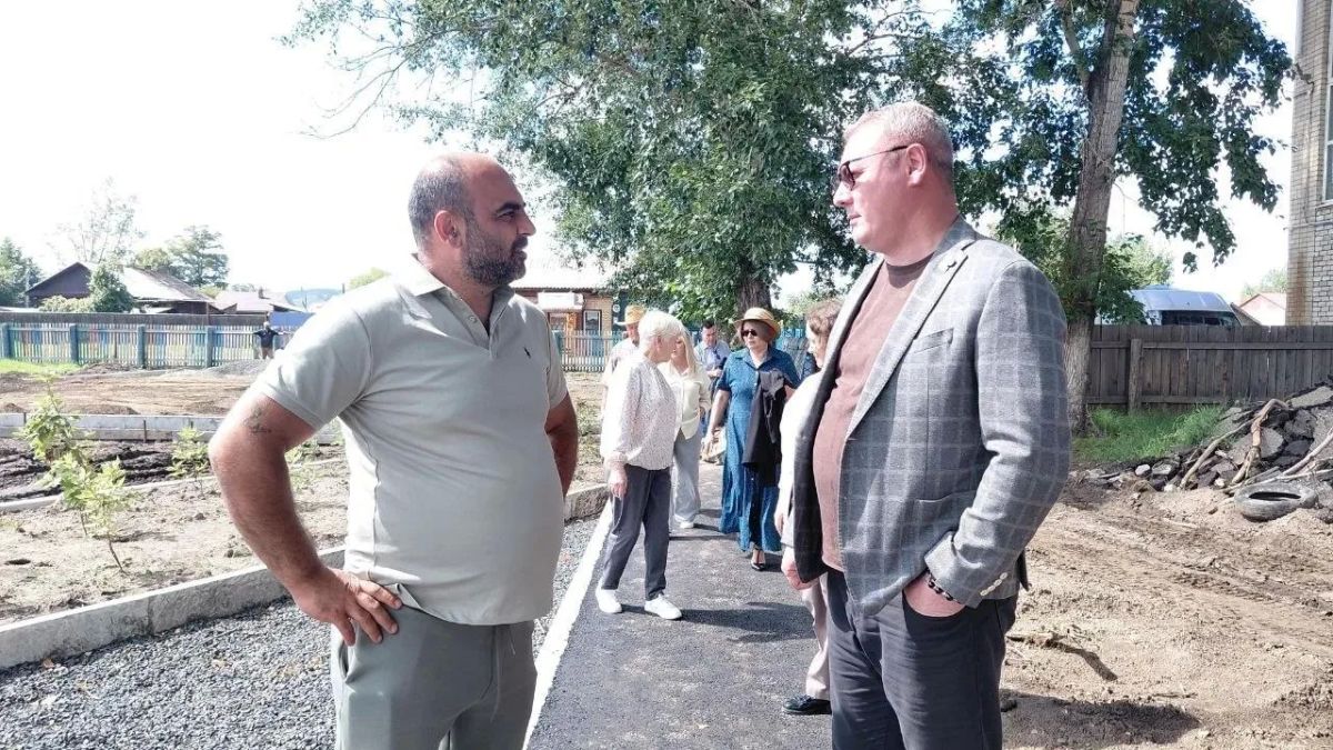В Акше завершают благоустройство «Сквера горизонтов» и готовят к открытию мемориал героям СВО В Акше завершают благоустройство «Сквера горизонтов» и готовят к открытию мемориал героям СВО