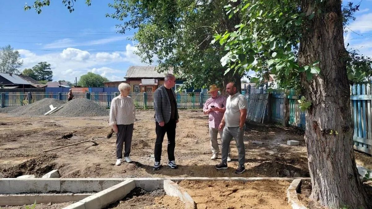 В Акше завершают благоустройство «Сквера горизонтов» и готовят к открытию мемориал героям СВО В Акше завершают благоустройство «Сквера горизонтов» и готовят к открытию мемориал героям СВО