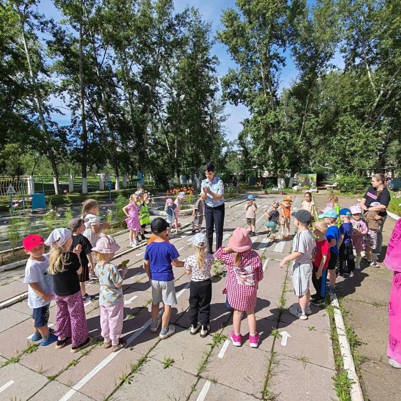 Летние зарисовки из детских садов Забайкалья: творчество, спорт и безопасность Летние зарисовки из детских садов Забайкалья: творчество, спорт и безопасность