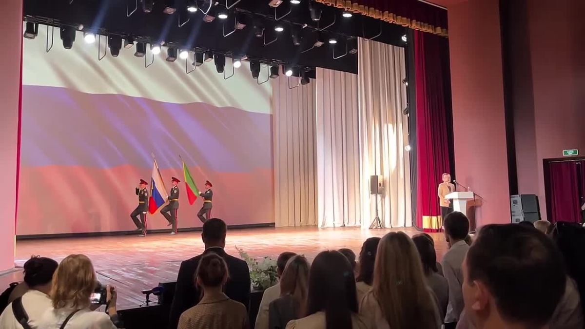 Старт дан. В краевом драматическом театре официально стартовала Краевая августовская конференция работников образования Забайкальского края