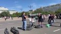 На площади Ленина проходит патриотический фестиваль «Рок-фронт» Для читинцев приготовлено огромное количество площадок: ярмарки, силовой экстрим, выставка техники, плетение сетей, арт-площадки. Также у всех желающих есть...