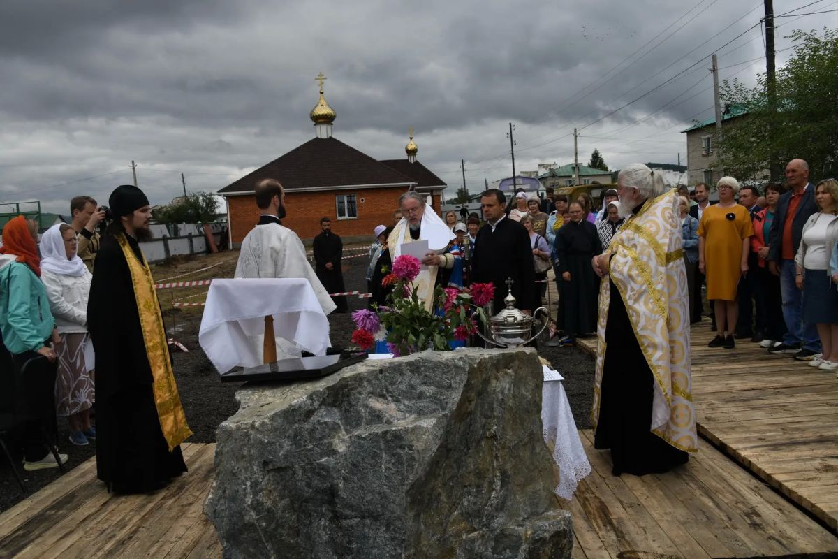 Храм семи мучеников продолжили строить в Маккавеево Храм семи мучеников продолжили строить в Маккавеево