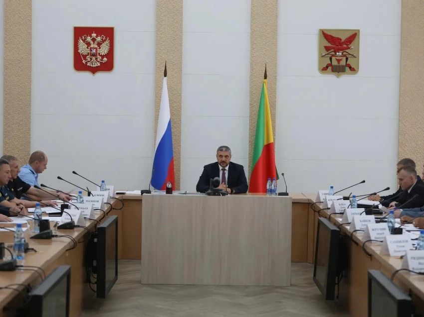 Новые источники наружного противопожарного водоснабжения появятся в округах Забайкалья накануне пожароопасного сезона — в край прибыли 10 цистерн, которые планируется передать в Петровск-Забайкальский, Хилокский...
