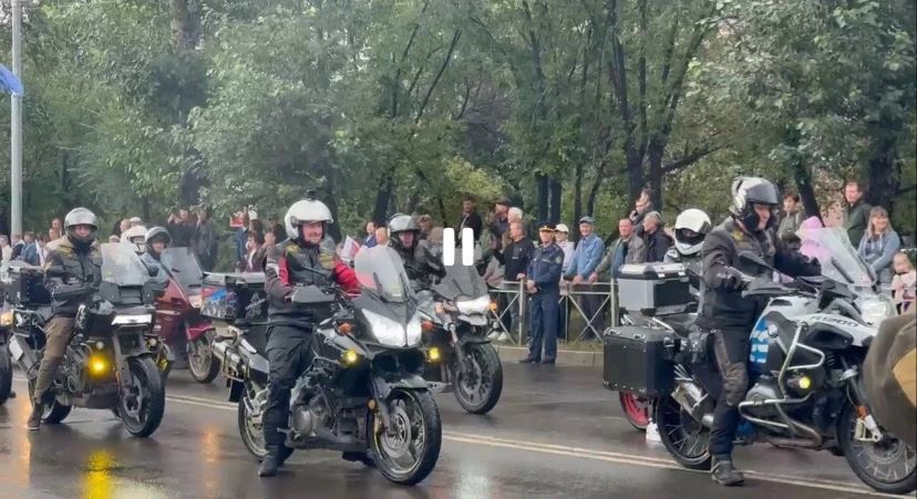 Губернатор Забайкалья приехал в Краснокаменск, чтобы поздравить жителей урановой столицы с Днем шахтера По улицам города прошли колонны рабочих, их родственников, а так же ветеранов отрасли. Александр Осипов поздравил... Губернатор Забайкалья приехал в Краснокаменск, чтобы поздравить жителей урановой столицы с Днем шахтера По улицам города прошли колонны рабочих, их родственников, а так же ветеранов отрасли. Александр Осипов поздравил...
