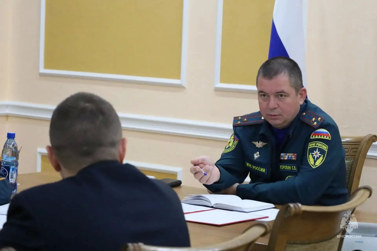 Начальник Главного управления МЧС России по Забайкальскому краю провёл личный приём граждан в приёмной Президента РФ Начальник Главного управления МЧС России по Забайкальскому краю провёл личный приём граждан в приёмной Президента РФ