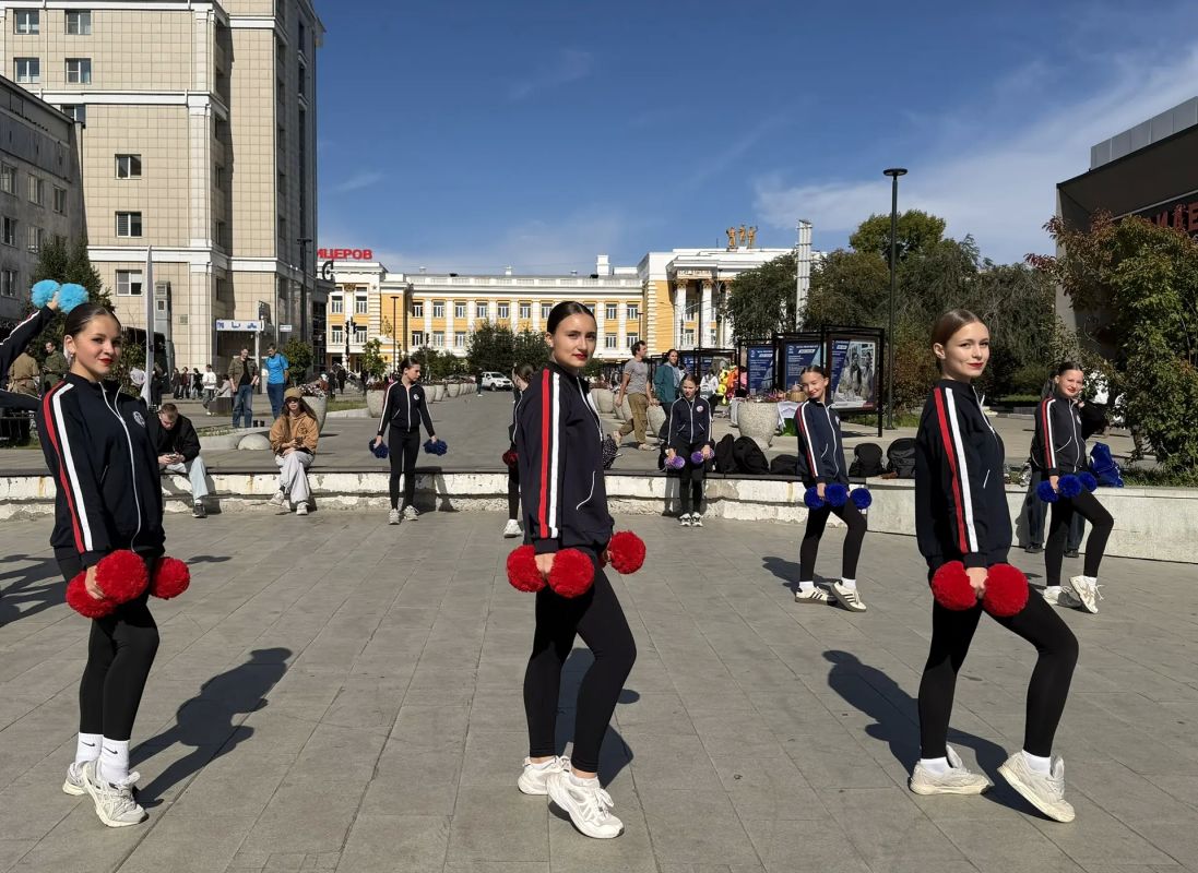 Мы – в центре молодёжного движения! Мы – в центре молодёжного движения!