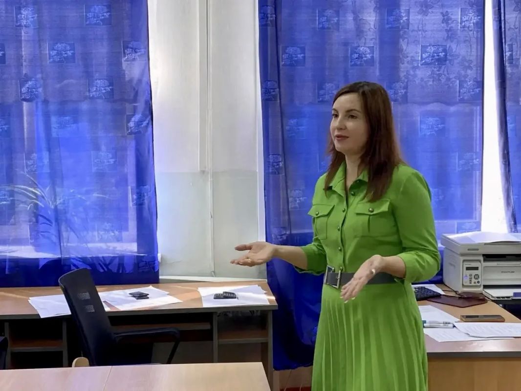 Учить, вдохновлять, открывать новые возможности: продолжается конкурс на соискание Премии Мэра города Читы «Педагогическое призвание — 2026»! Учить, вдохновлять, открывать новые возможности: продолжается конкурс на соискание Премии Мэра города Читы «Педагогическое призвание — 2026»!