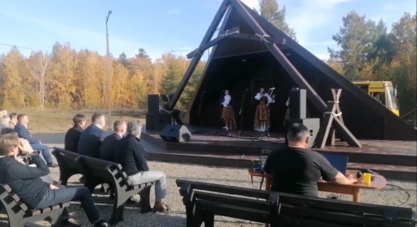 Тропа открыта. Сегодня состоялся торжественный момент — и.о зампредседателя правительства Забайкалья Павел Волков и руководитель проекта «Тропы Дальнего Востока» Хаид Мантаев перерезали ленточку и дали старт новому... Тропа открыта. Сегодня состоялся торжественный момент — и.о зампредседателя правительства Забайкалья Павел Волков и руководитель проекта «Тропы Дальнего Востока» Хаид Мантаев перерезали ленточку и дали старт новому...