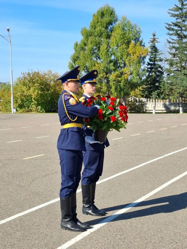 В Чите на Мемориале «Боевая и трудовая слава забайкальцев» состоялась торжественная церемония, посвящённая Дню создания Забайкальского фронта В Чите на Мемориале «Боевая и трудовая слава забайкальцев» состоялась торжественная церемония, посвящённая Дню создания Забайкальского фронта