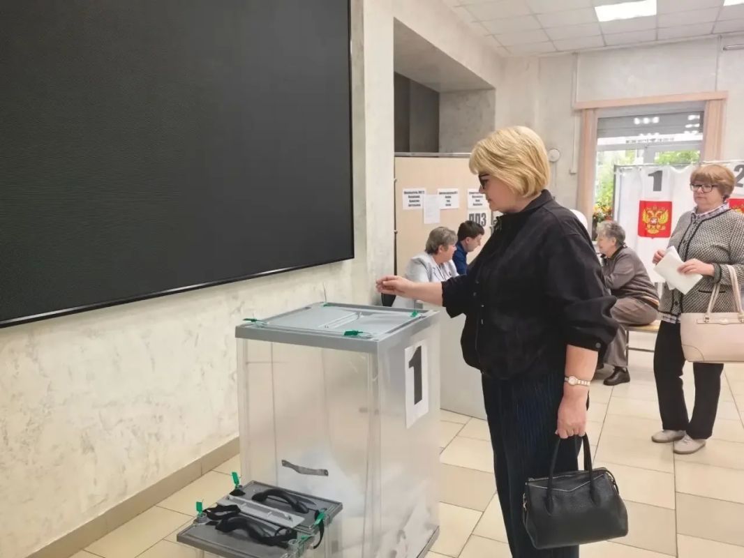 Сегодня важный день.. С самого утра избирательные участки открыли свои двери для жителей региона Сегодня важный день.. С самого утра избирательные участки открыли свои двери для жителей региона
