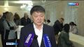 Губернатор Александр Осипов и спикер парламента Юрий Кон сделали свой выбор на избирательных участках