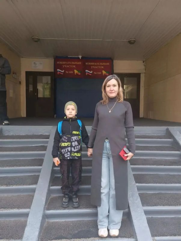 Коллектив Министерства образования Забайкальского края в полном составе исполнил свой гражданский долг на выборах в Государственную Думу Коллектив Министерства образования Забайкальского края в полном составе исполнил свой гражданский долг на выборах в Государственную Думу