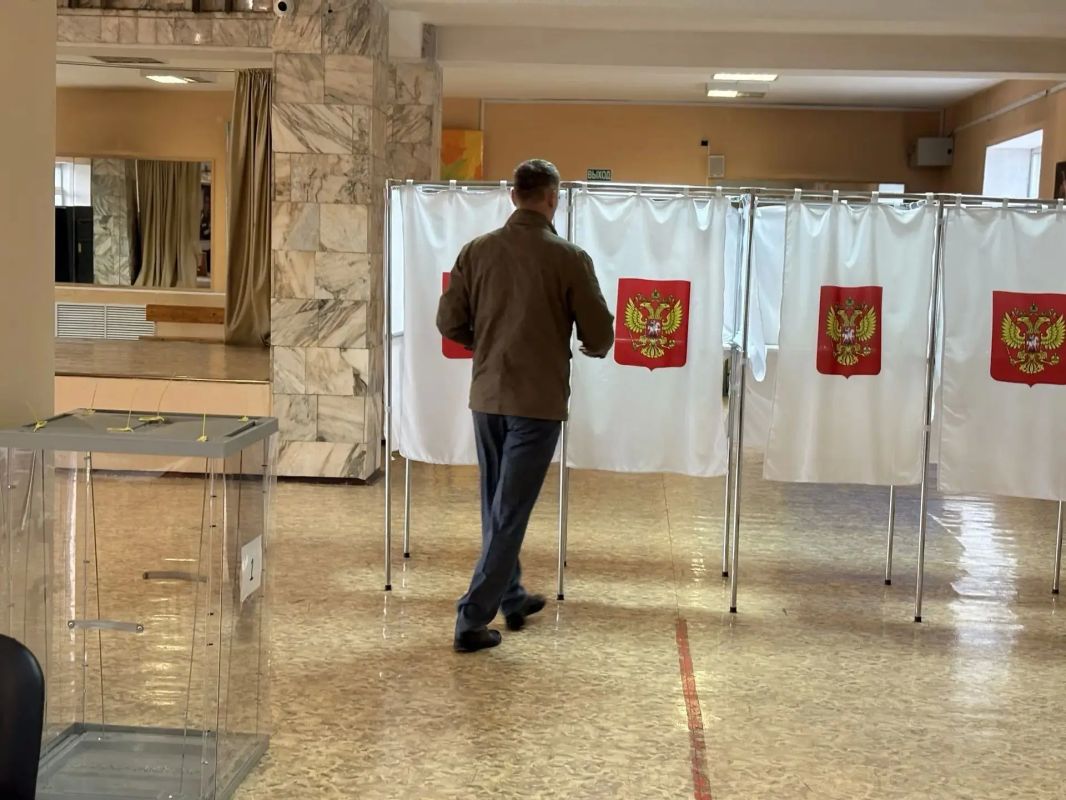 Сегодня исполняющий обязанности министра лесного хозяйства и пожарной безопасности Забайкальского края Денис Сергеевич Вайда принял участие в голосовании на выборах депутатов Государственной Думы IX созыва Сегодня исполняющий обязанности министра лесного хозяйства и пожарной безопасности Забайкальского края Денис Сергеевич Вайда принял участие в голосовании на выборах депутатов Государственной Думы IX созыва