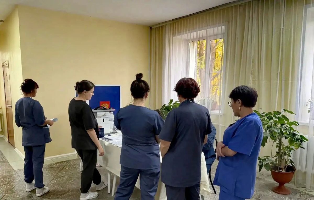 В первый день голосования свой гражданский выбор сделали более семи тысяч человек - работников социальной сферы В первый день голосования свой гражданский выбор сделали более семи тысяч человек - работников социальной сферы