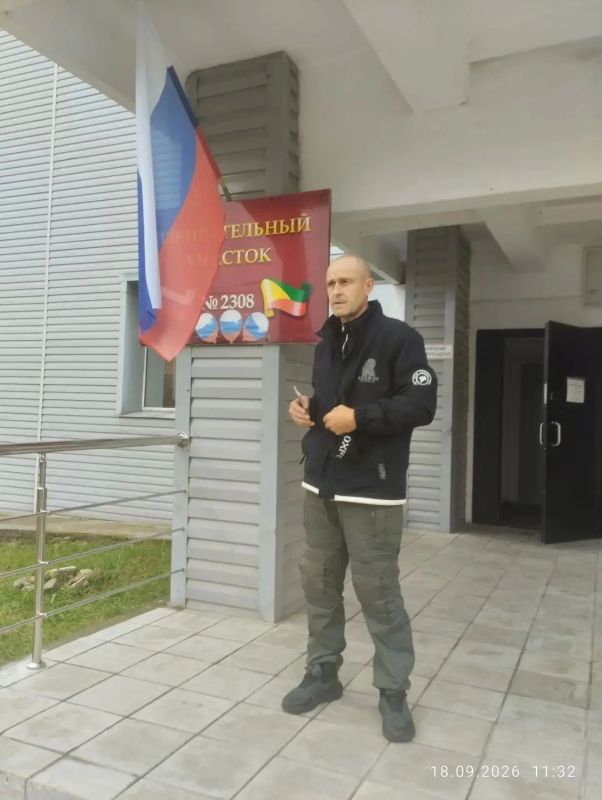 Сегодня на избирательном участке п. Амазар особенный гость — Сергей Анатольевич Решетников