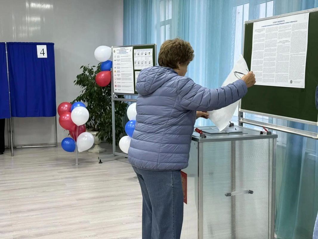 ЕДГ-2026: Жители Читы встретили пятничный рабочий день на избирательном участке ЕДГ-2026: Жители Читы встретили пятничный рабочий день на избирательном участке