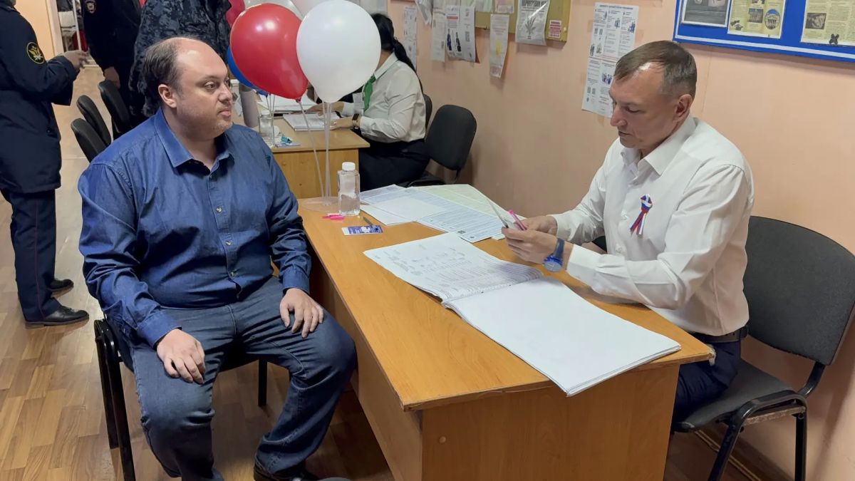 Министр по планированию и развитию Забайкалья Виталий Эксузян проголосовал на выборах Министр по планированию и развитию Забайкалья Виталий Эксузян проголосовал на выборах