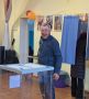 Вот она — улыбка человека, который сделал свой выбор Так наполняется голосами ящик для голосования