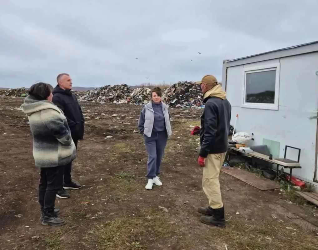 #экодело. В Александрово-Заводском округе осмотрели территорию объекта размещения отходов Исполняющий обязанности министра природных ресурсов и экологии Забайкальского края Андрей Кондратьев в ходе рабочей поездки в...