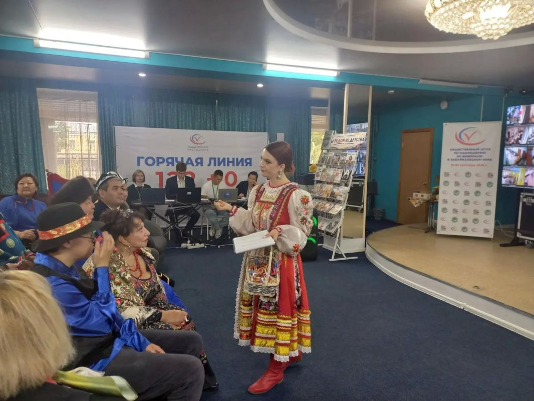 Молодежное крыло «Ассамблее народов Забайкалья» провели в Центре общественного наблюдения целый концерт с интерактивной викториной Молодежное крыло «Ассамблее народов Забайкалья» провели в Центре общественного наблюдения целый концерт с интерактивной викториной