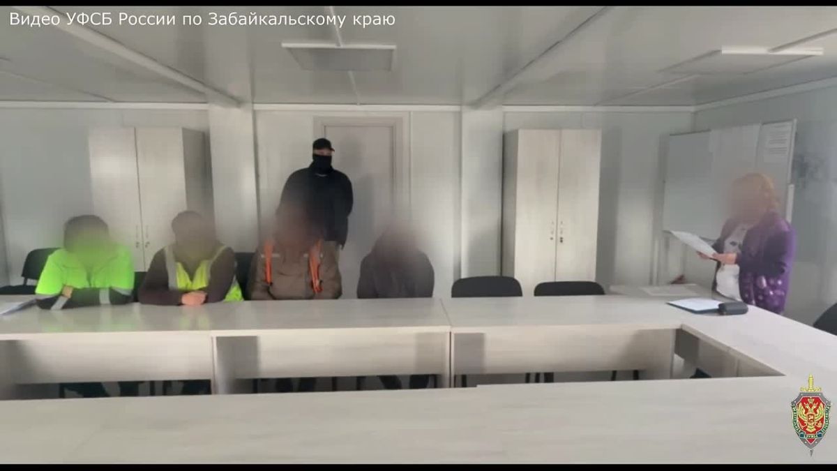Девяти иностранцам закрыли въезд в Россию на 50 лет