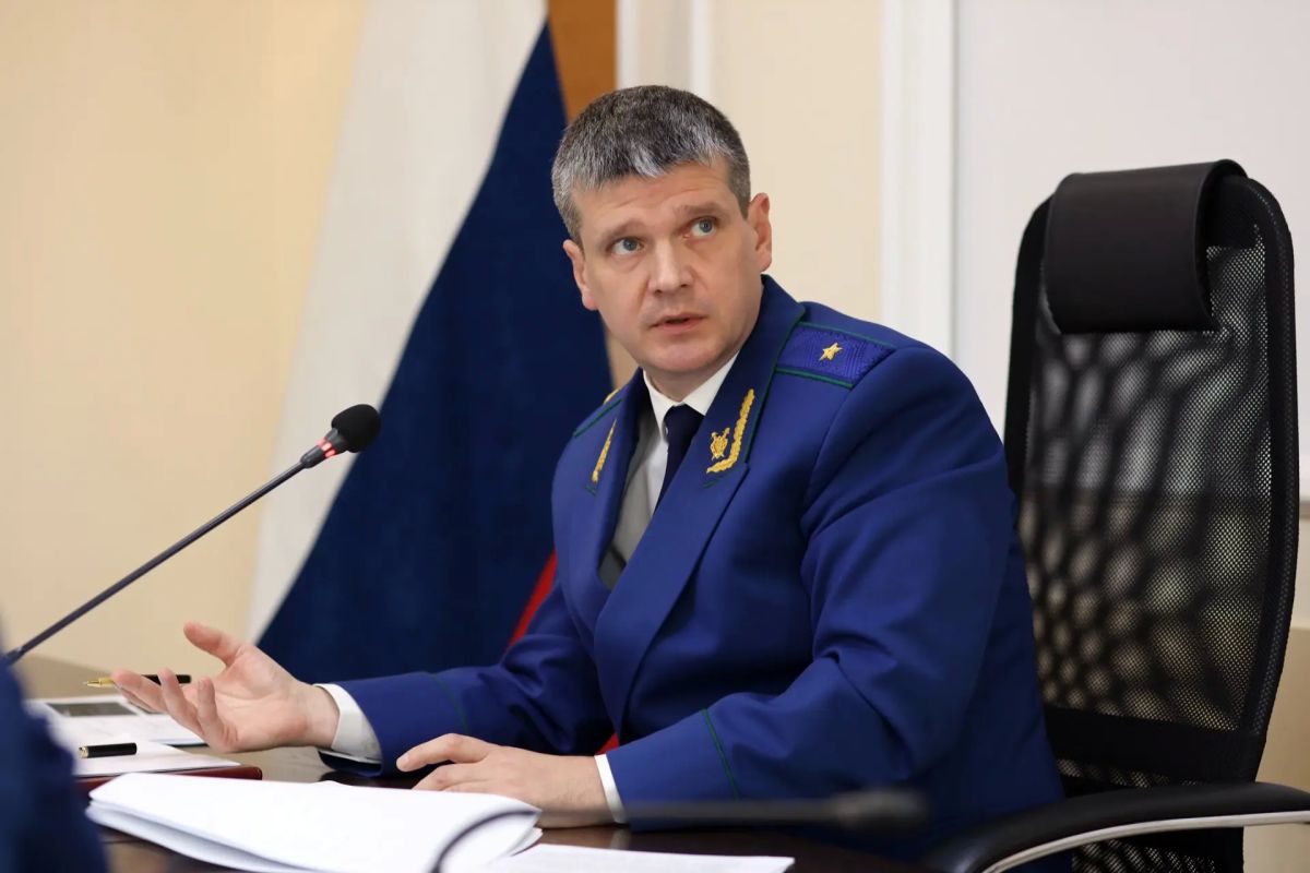 Прокурор Забайкалья Александр Яновский совместно с органами власти и контроля на оперативном совещании обсудил вопросы готовности региона к отопительному сезону Прокурор Забайкалья Александр Яновский совместно с органами власти и контроля на оперативном совещании обсудил вопросы готовности региона к отопительному сезону