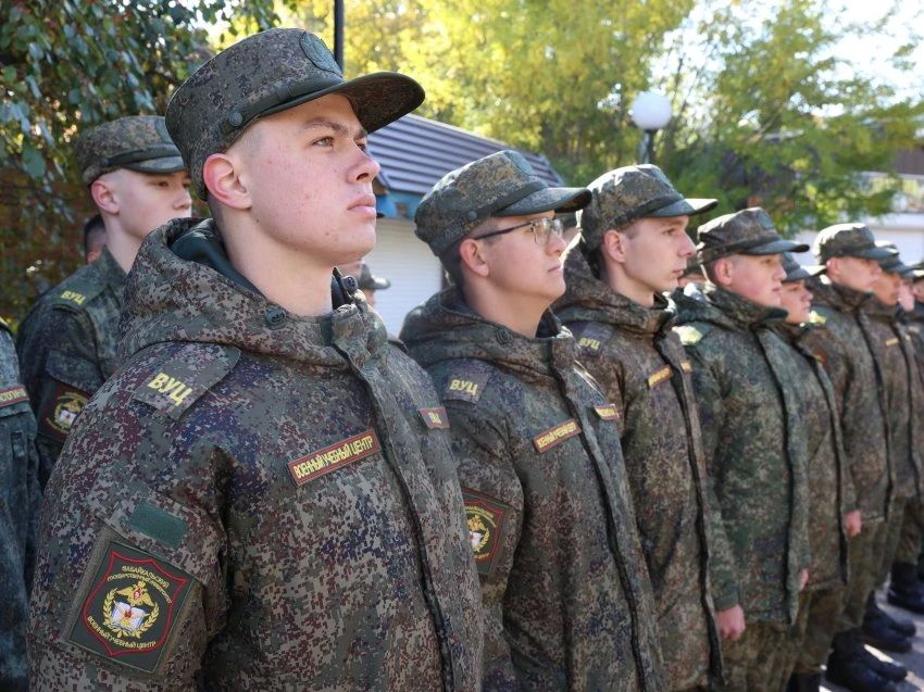 Память забайкальцев, погибших при исполнении воинского долга, почтили в Чите Память забайкальцев, погибших при исполнении воинского долга, почтили в Чите