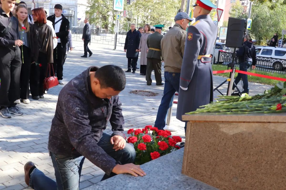 Инна Щеглова: Сегодня в Забайкалье День памяти забайкальцев, погибших при исполнении воинского и служебного долга Инна Щеглова: Сегодня в Забайкалье День памяти забайкальцев, погибших при исполнении воинского и служебного долга