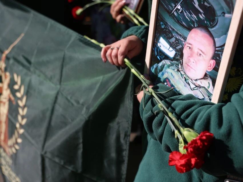 Память забайкальцев, погибших при исполнении воинского долга, почтили в Чите Память забайкальцев, погибших при исполнении воинского долга, почтили в Чите