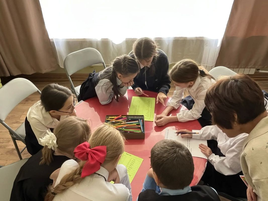 «Граубинские чтения 2.0» стартовали в краевой детскоюношеской библиотеке имени забайкальского классика и родоначальника литературного праздника «Забайкальская осень» – Георгия Граубина «Граубинские чтения 2.0» стартовали в краевой детскоюношеской библиотеке имени забайкальского классика и родоначальника литературного праздника «Забайкальская осень» – Георгия Граубина