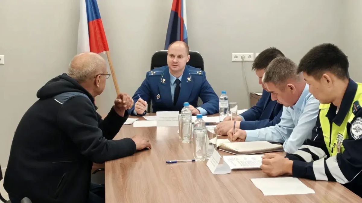 Первый заместитель прокурора Забайкалья Станислав Немцов в ходе рабочей поездки в Забайкальск провел личный прием местных жителей Первый заместитель прокурора Забайкалья Станислав Немцов в ходе рабочей поездки в Забайкальск провел личный прием местных жителей