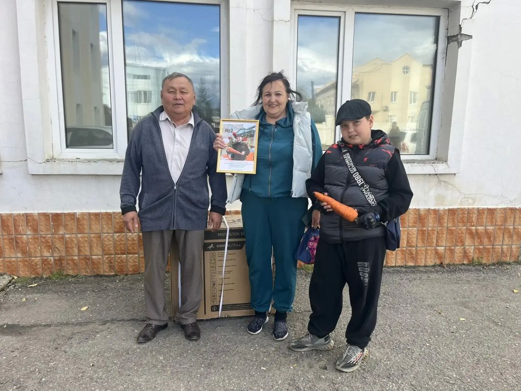 Наши коллеги в районах края продолжают вручать призы победителям конкурса «Золотая осень Забайкалья», прошедшего в районах края 18-19 сентября