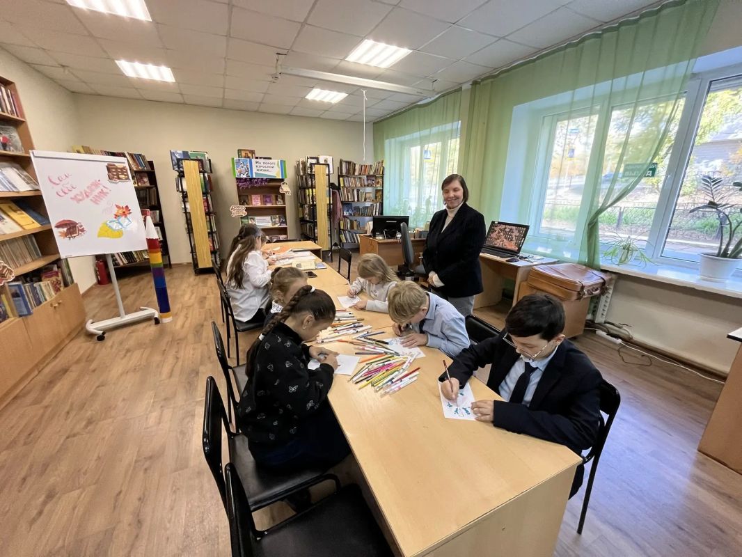 «Граубинские чтения 2.0» стартовали в краевой детскоюношеской библиотеке имени забайкальского классика и родоначальника литературного праздника «Забайкальская осень» – Георгия Граубина «Граубинские чтения 2.0» стартовали в краевой детскоюношеской библиотеке имени забайкальского классика и родоначальника литературного праздника «Забайкальская осень» – Георгия Граубина