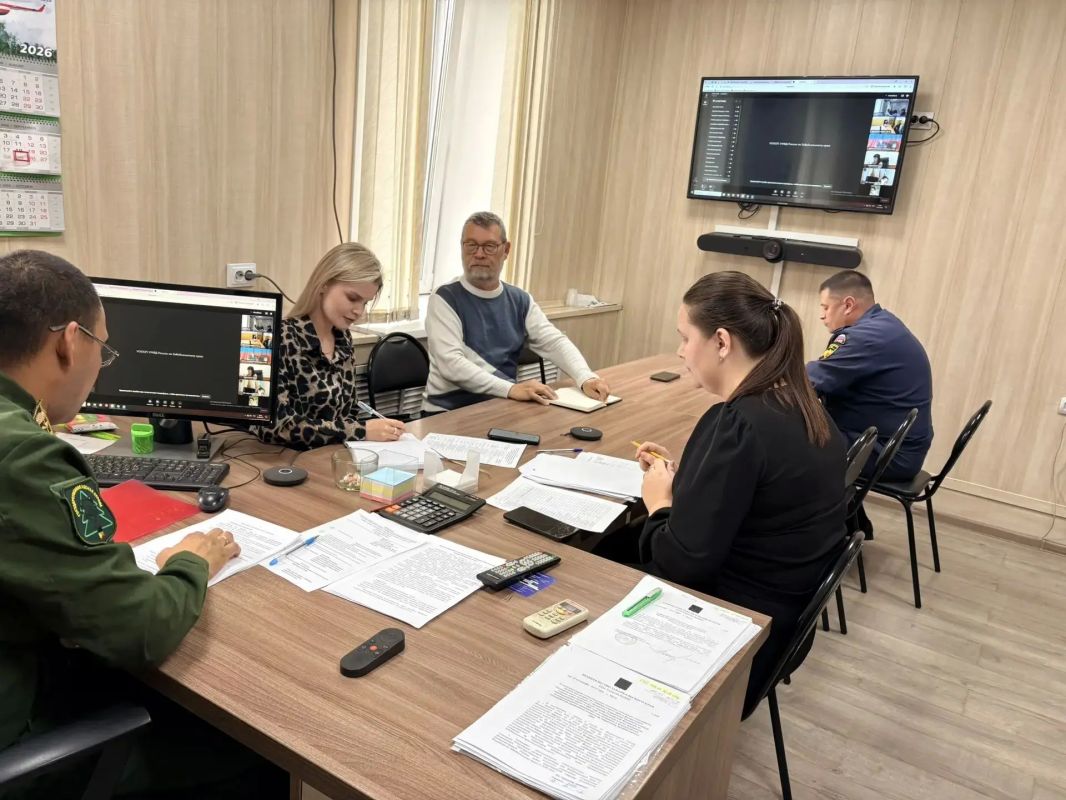 Зоригто Дагбаев провел первое заседание оперштаба в осеннем пожароопасном сезоне Зоригто Дагбаев провел первое заседание оперштаба в осеннем пожароопасном сезоне