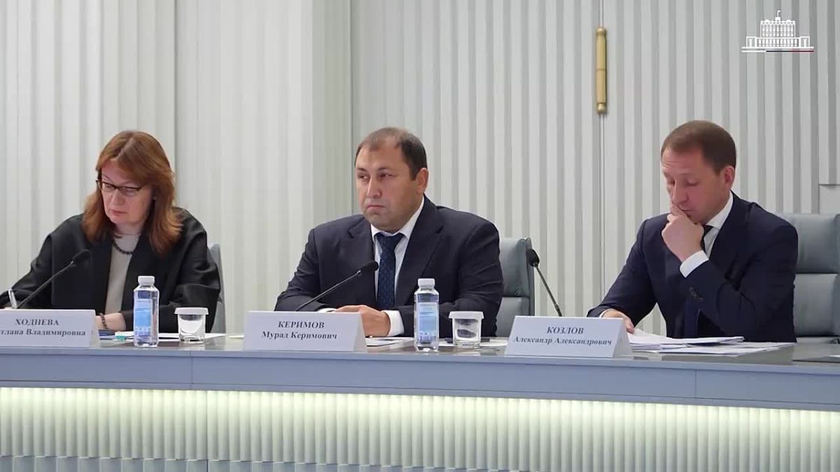Александр Осипов: На совещании под руководством вице-премьера Дмитрия Николаевича Патрушева обсудили критическую ситуацию с участившимися случаями нападений медведей на людей