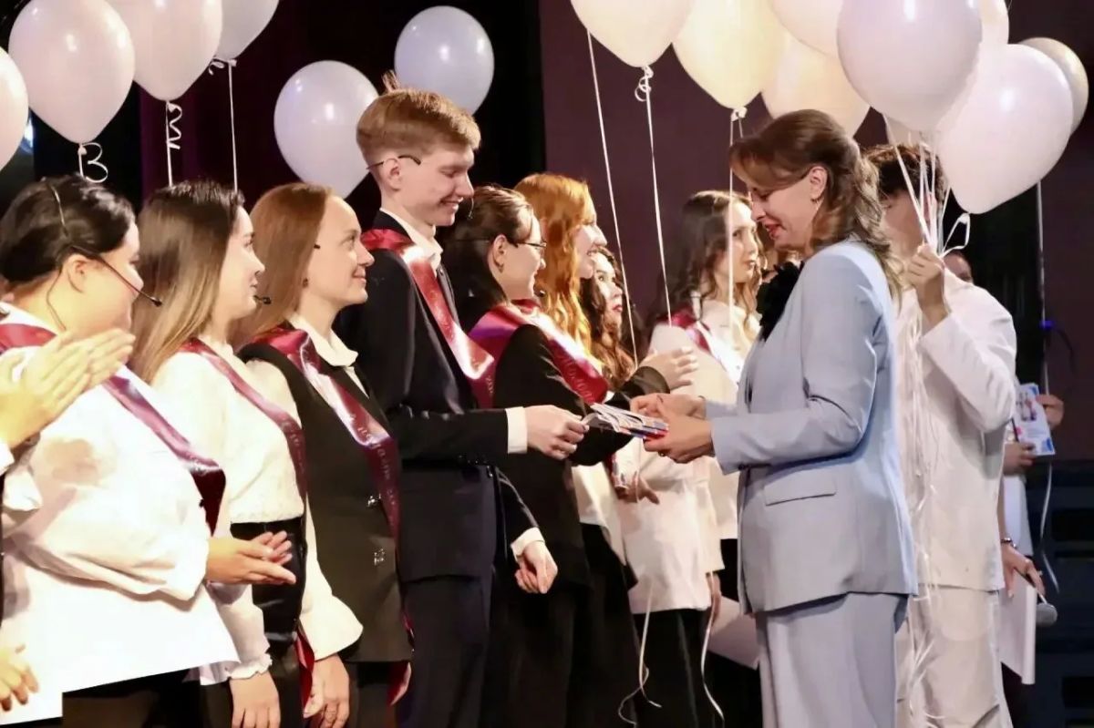 Инна Щеглова: В Забайкальском краевом драматическом театре имени Николая Березина сегодня прошел замечательный, душевный праздник, посвященный педагогам Инна Щеглова: В Забайкальском краевом драматическом театре имени Николая Березина сегодня прошел замечательный, душевный праздник, посвященный педагогам