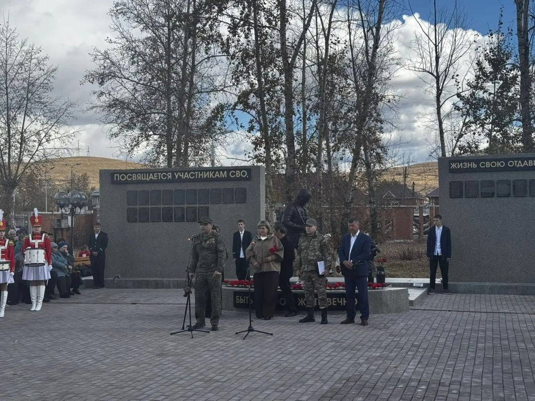 Быть воином - жить вечно: В Чернышевске открыли мемориал землякам-участникам СВО Быть воином - жить вечно: В Чернышевске открыли мемориал землякам-участникам СВО