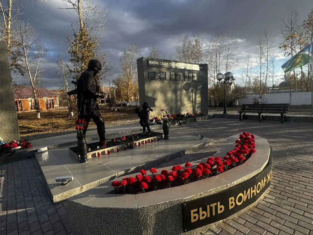 Быть воином - жить вечно: В Чернышевске открыли мемориал землякам-участникам СВО Быть воином - жить вечно: В Чернышевске открыли мемориал землякам-участникам СВО