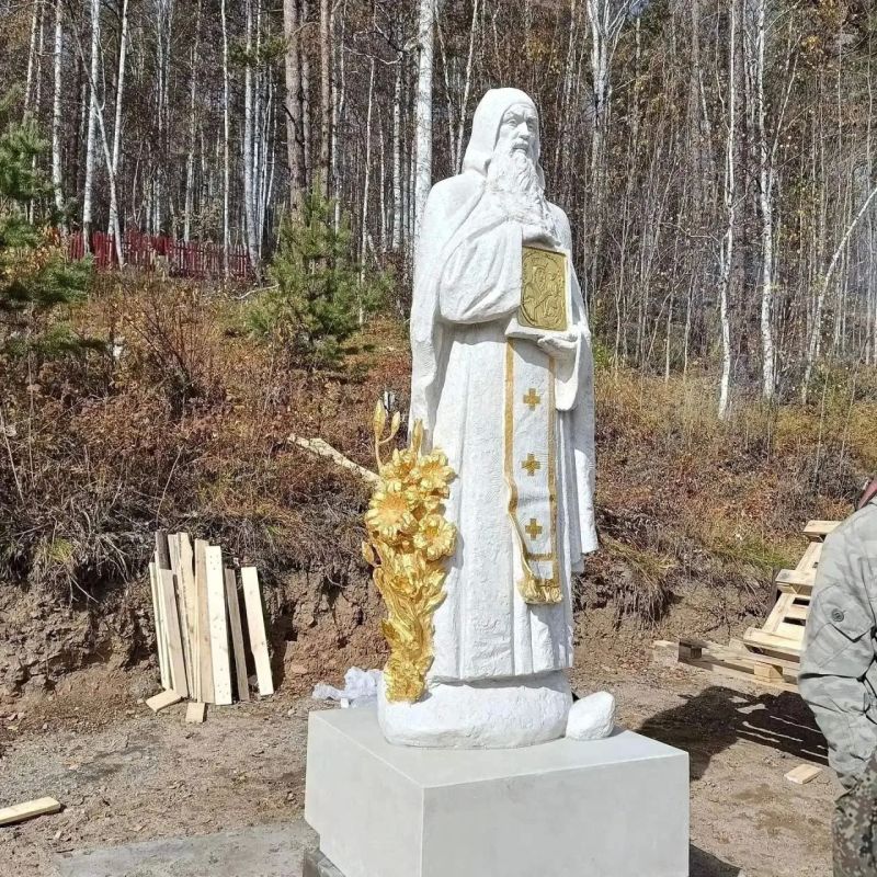 В чикойской тайге появился памятник Варлааму Чикойскому