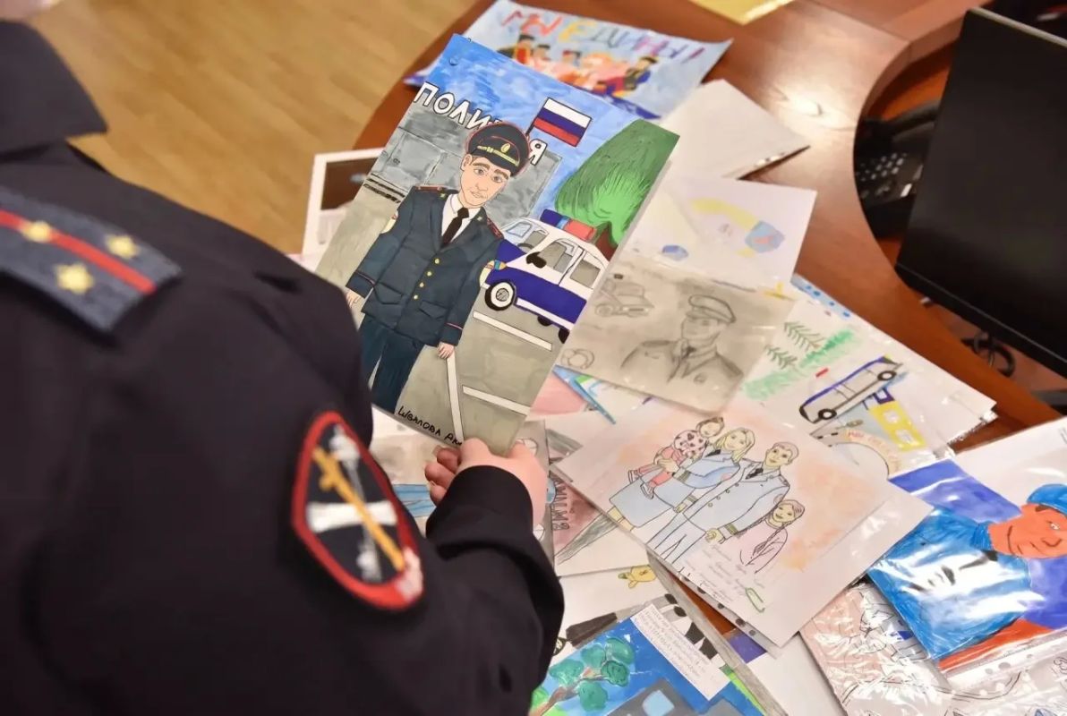 «Мои родители работают в полиции»: в Забайкалье определены победители конкурса среди детей сотрудников органов внутренних дел «Мои родители работают в полиции»: в Забайкалье определены победители конкурса среди детей сотрудников органов внутренних дел