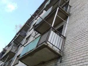 Вещи загорелись на балконе многоквартирного дома по улице Балябина в Чите