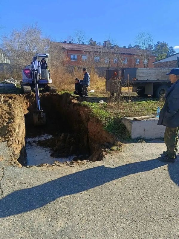 В Атамановке на улице Связи произошёл прорыв теплосети