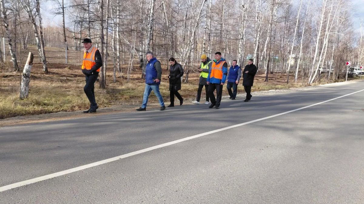 Депутаты Думы Читы Олег Митюков и Анатолий Бабелло в составе приёмочной комиссии 13 октября осмотрели Московский тракт после ремонта Депутаты Думы Читы Олег Митюков и Анатолий Бабелло в составе приёмочной комиссии 13 октября осмотрели Московский тракт после ремонта