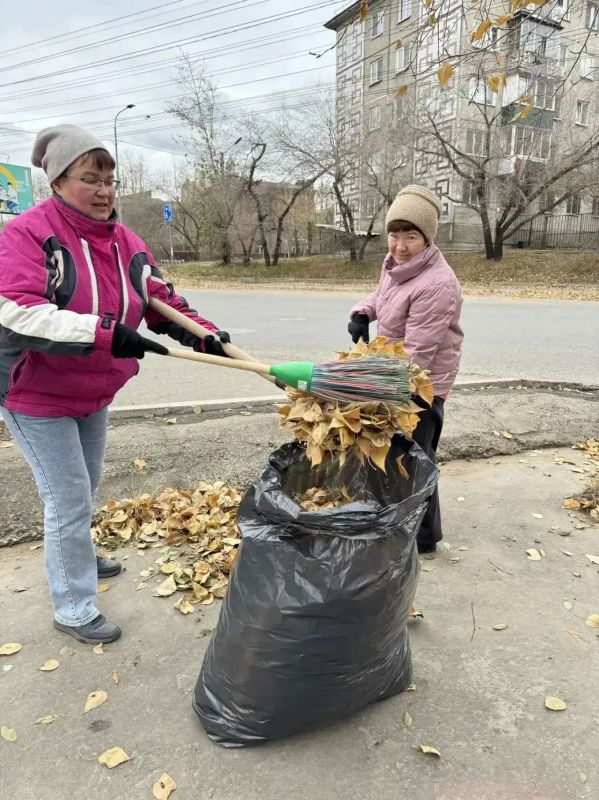Администрация Центрального района города Читы присоединилась к общегородскому субботнику Администрация Центрального района города Читы присоединилась к общегородскому субботнику